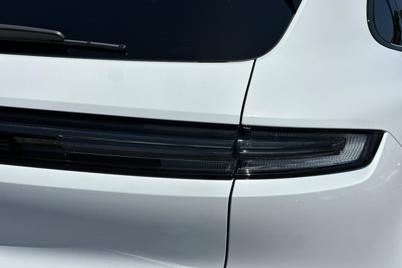 Certified 2025 Porsche Cayenne GTS AWD/4WD image 28