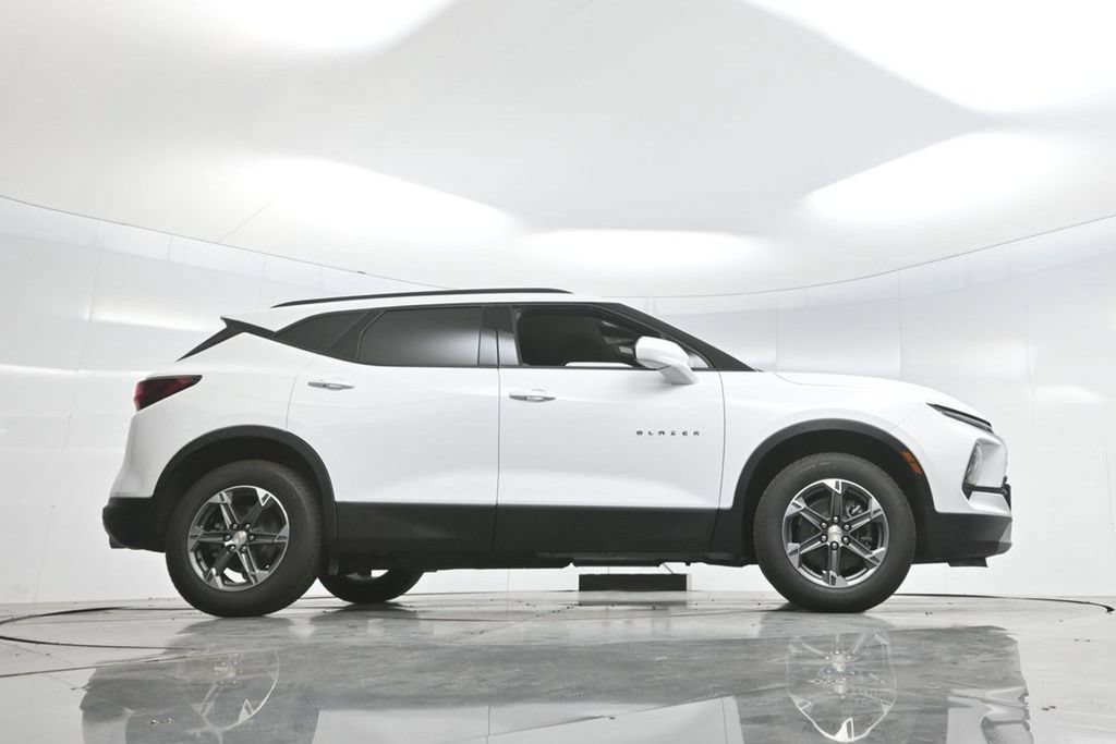 New 2025 Chevrolet Blazer LT w/ Convenience Package FWD image 68