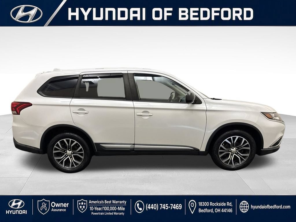 Used 2017 Mitsubishi Outlander ES AWD/4WD image 4
