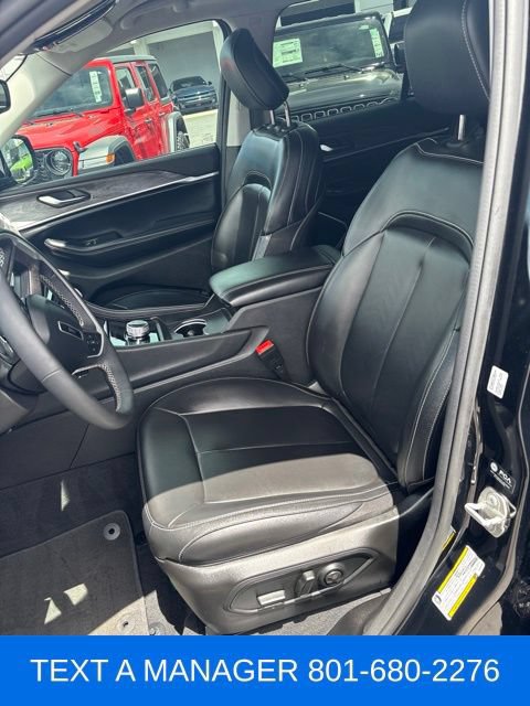 Used 2024 Jeep Grand Cherokee Limited AWD/4WD image 10