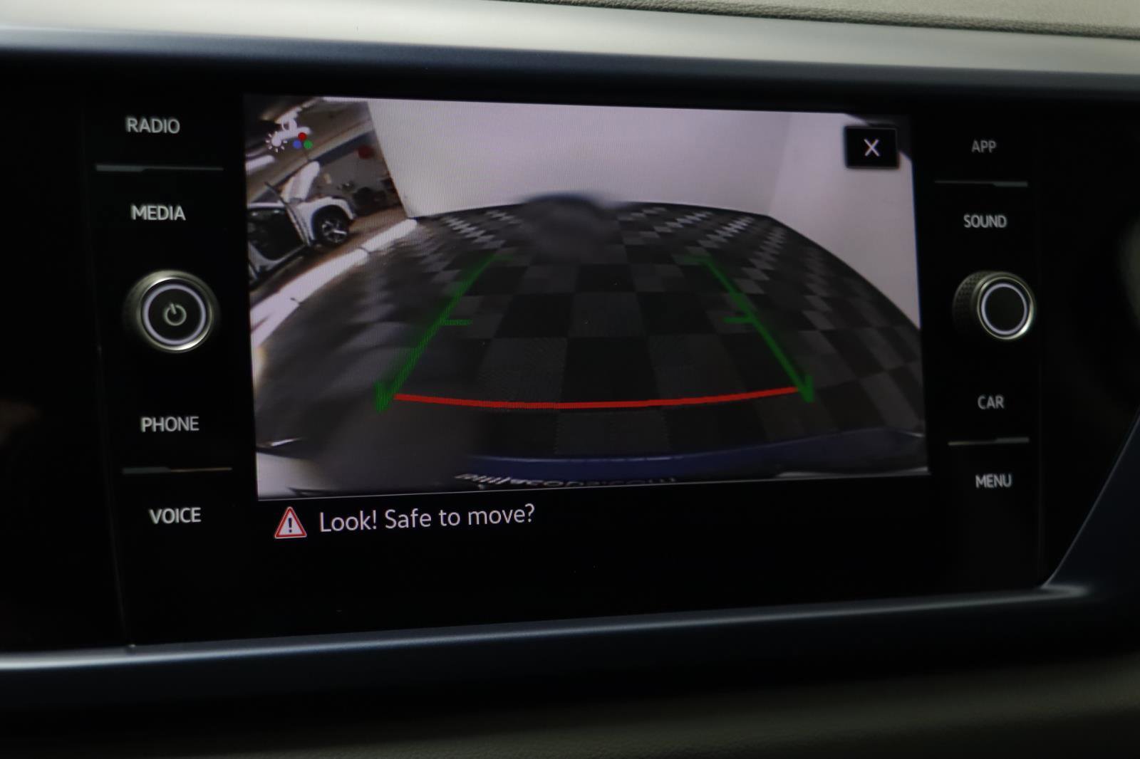 Used 2023 Volkswagen Taos SE image 9