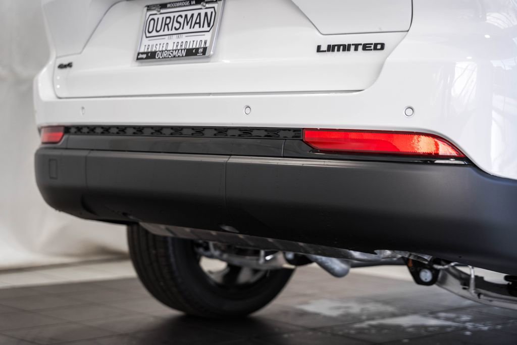 New 2025 Jeep Grand Cherokee Limited w/ Luxury Tech Group II image 9