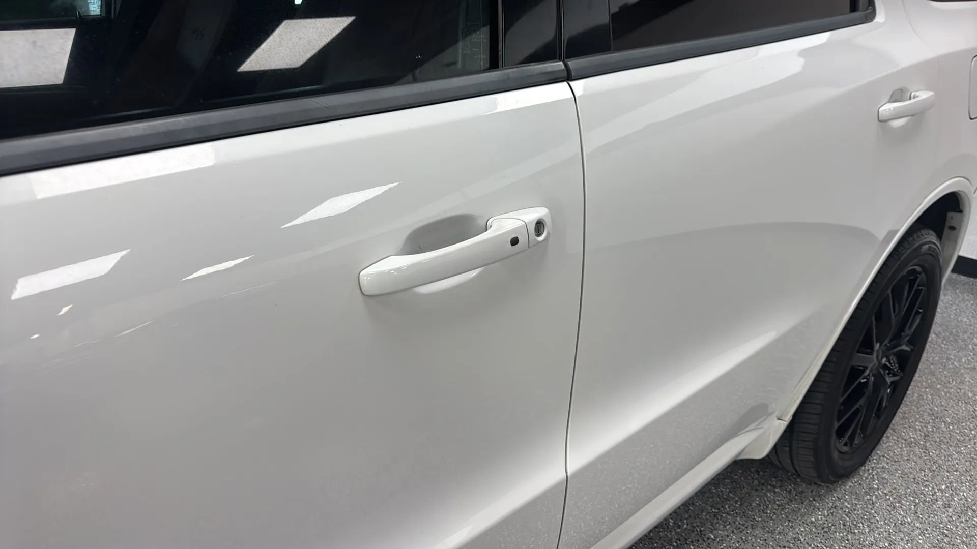 Used 2015 Dodge Durango R/T w/ Technology Group RWD image 43