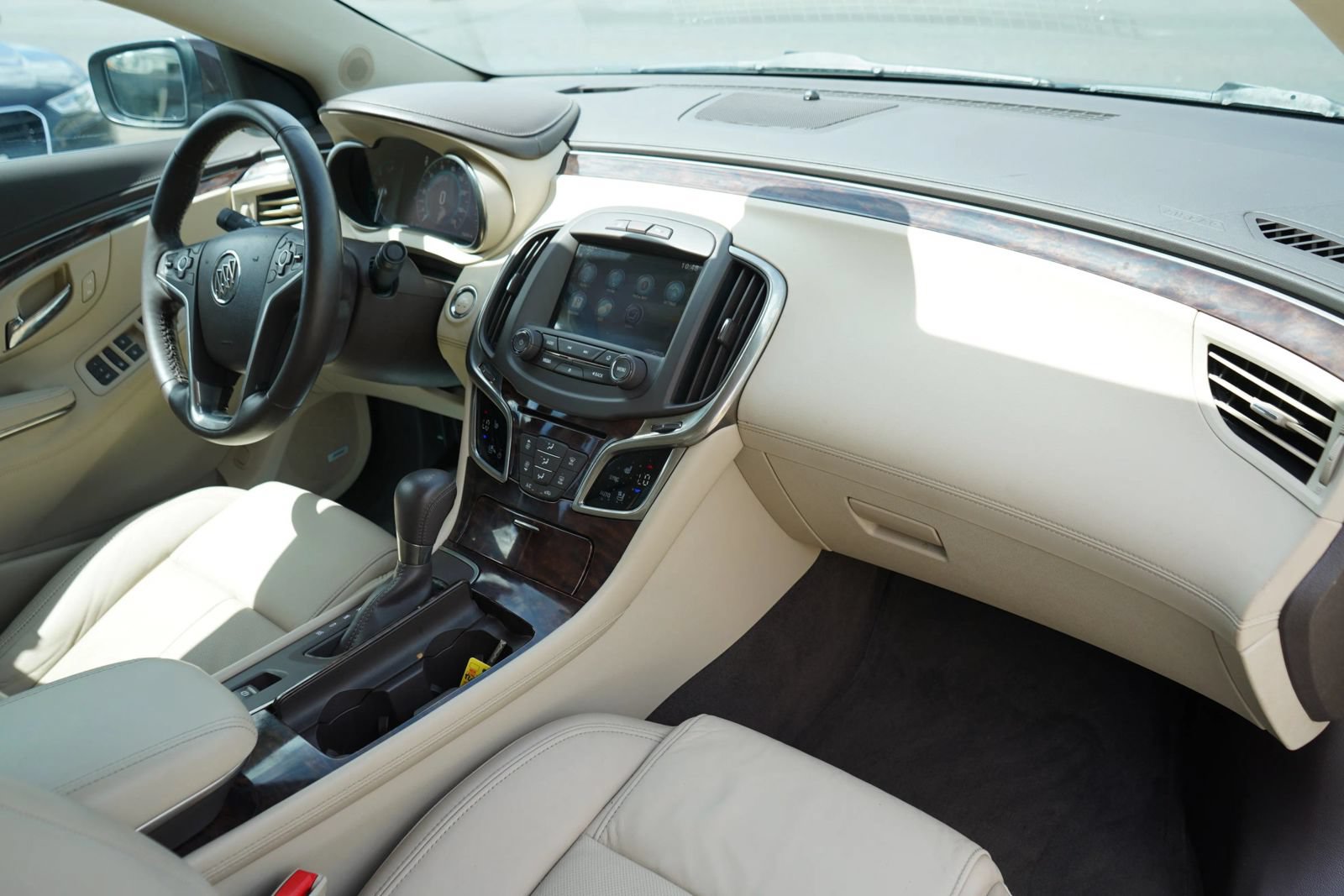 Used 2015 Buick LaCrosse Premium w/ Driver Confidence Package #1 FWD image 21
