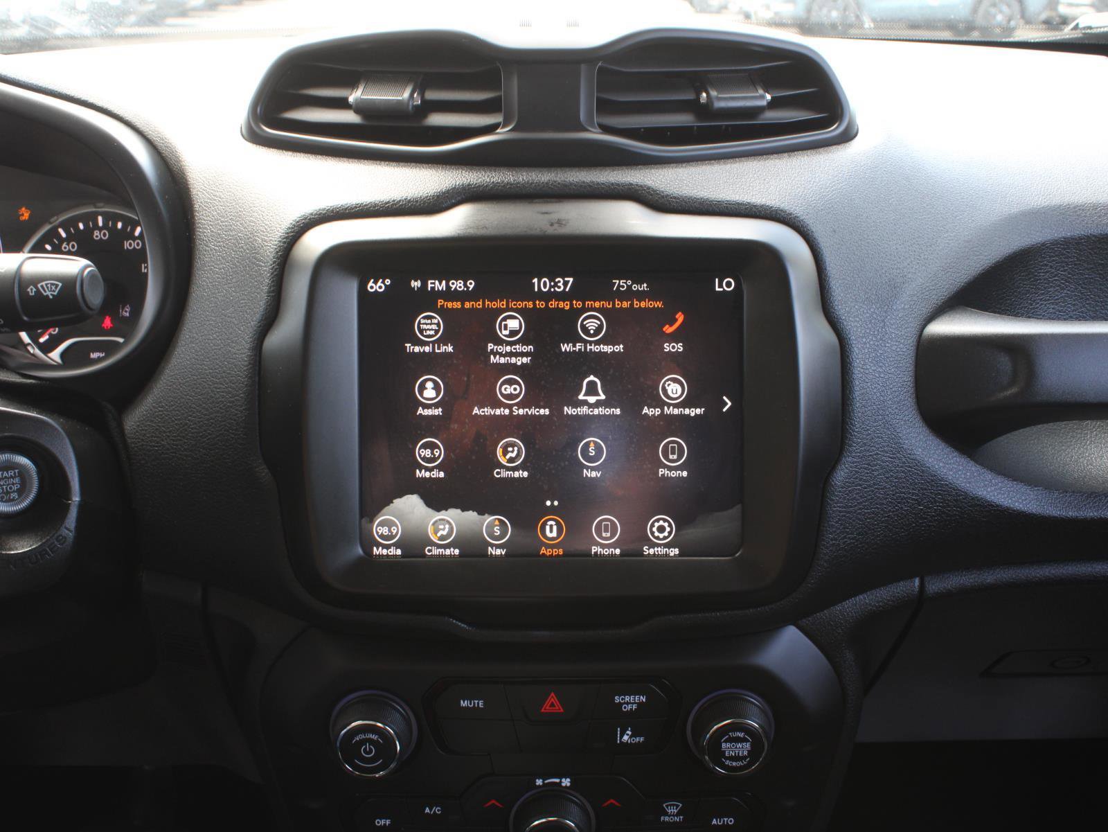Used 2023 Jeep Renegade Latitude AWD/4WD image 11