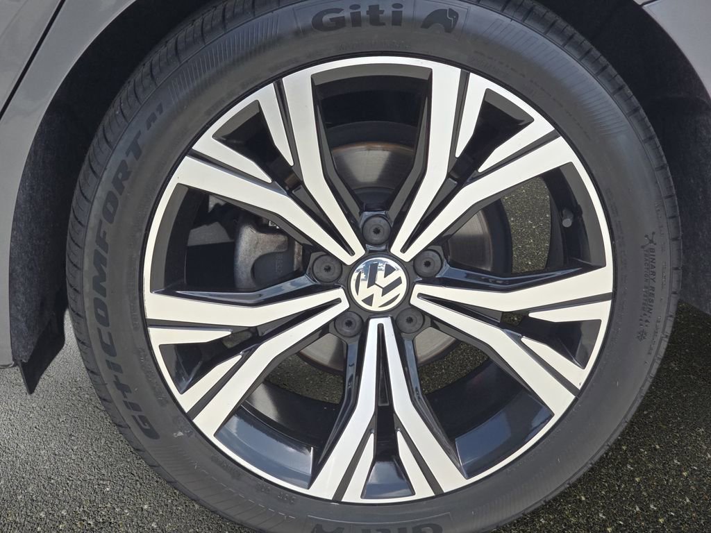 Used 2022 Volkswagen Passat 2.0T SE FWD image 35