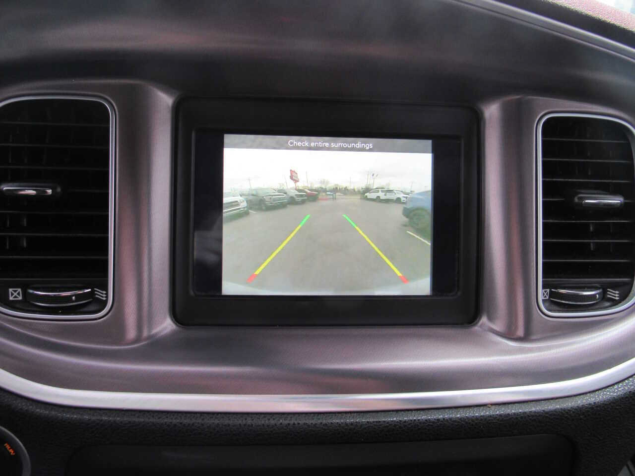 Used 2019 Dodge Charger SXT RWD image 14