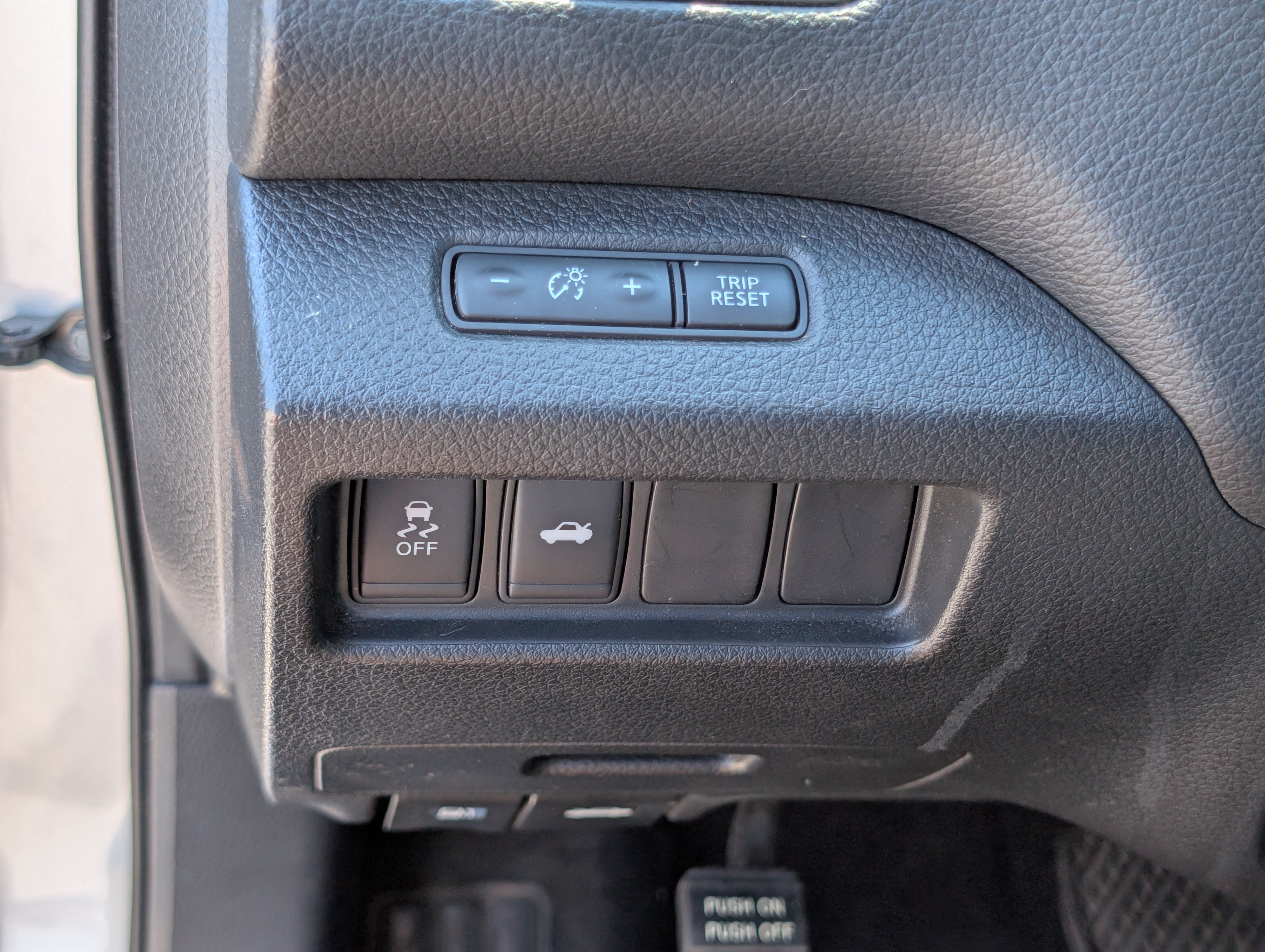 Used 2014 Nissan Altima 2.5 SV w/ Convenience Package FWD image 21