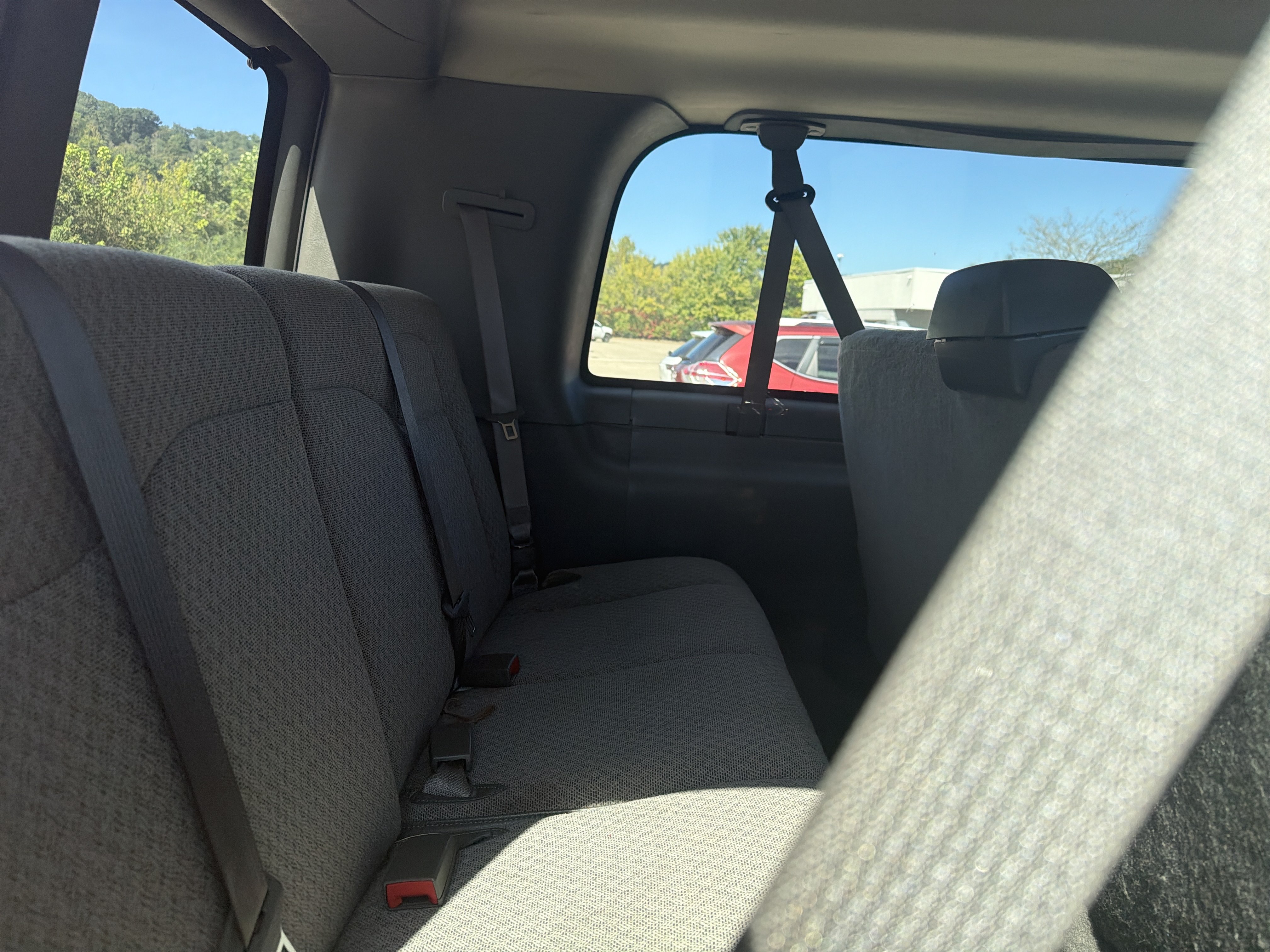 Used 2025 Chevrolet Express 3500 LT w/ LT Preferred Equipment Group RWD image 14