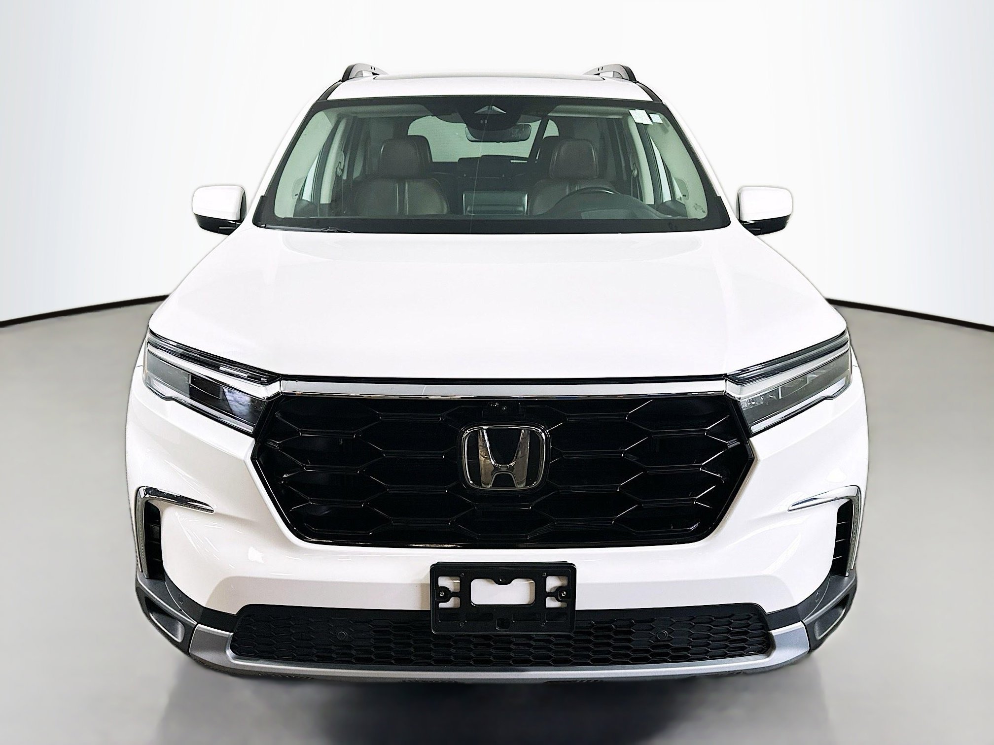 Used 2025 Honda Pilot Elite image 2