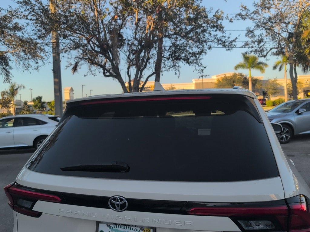 Used 2024 Toyota Grand Highlander Platinum image 6