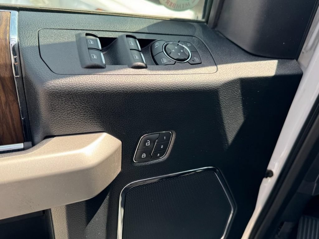 Used 2019 Ford F150 Lariat w/ Equipment Group 502A Luxury AWD/4WD image 15