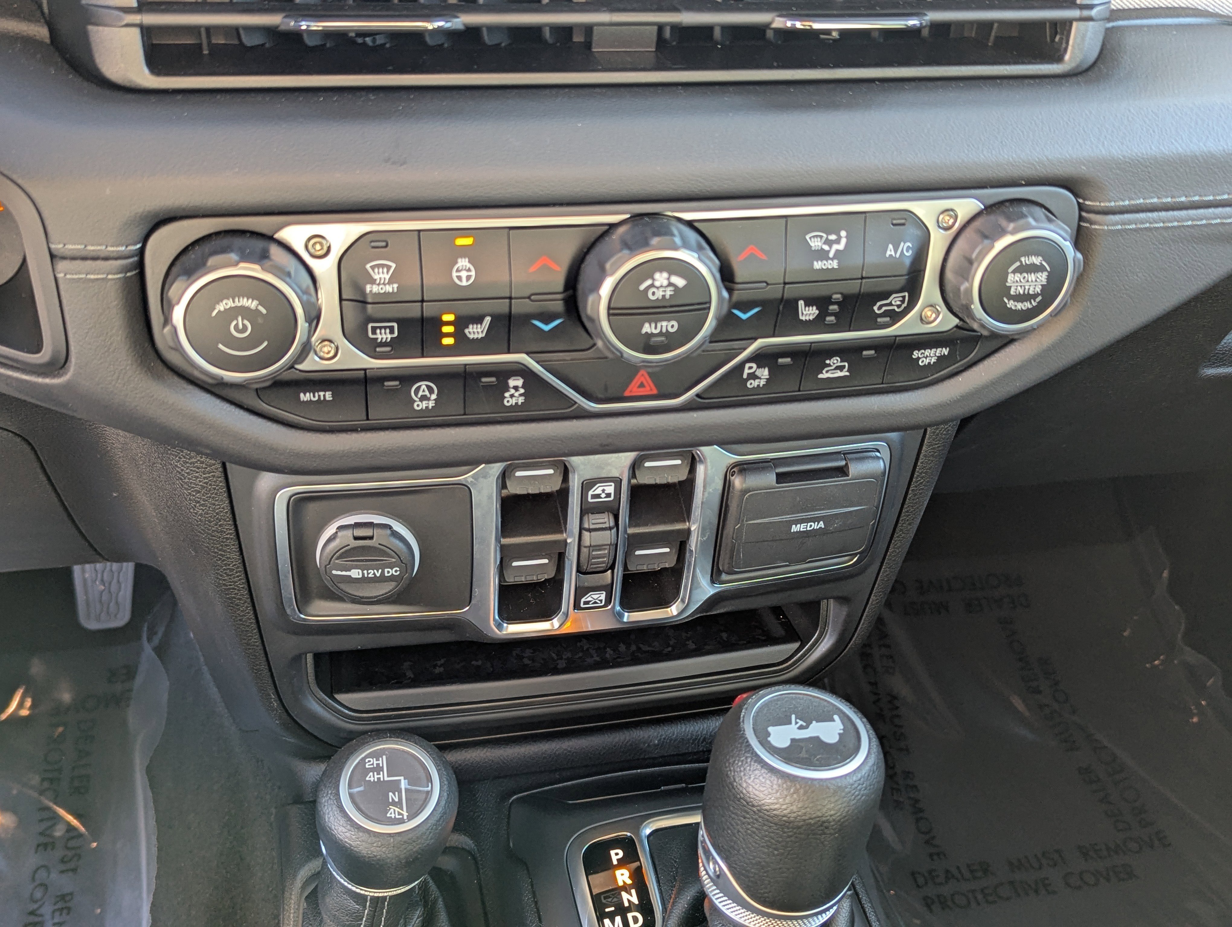 Used 2024 Jeep Wrangler Sahara w/ Safety Group image 21