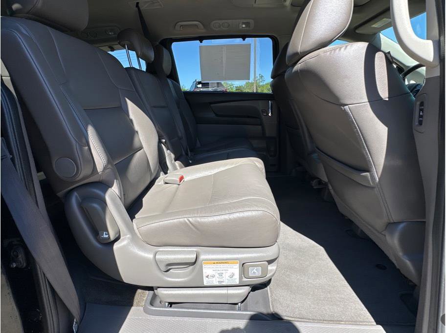 Used 2015 Honda Odyssey Touring Elite image 12