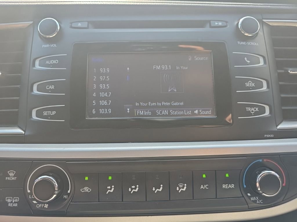 Used 2014 Toyota Highlander LE image 23