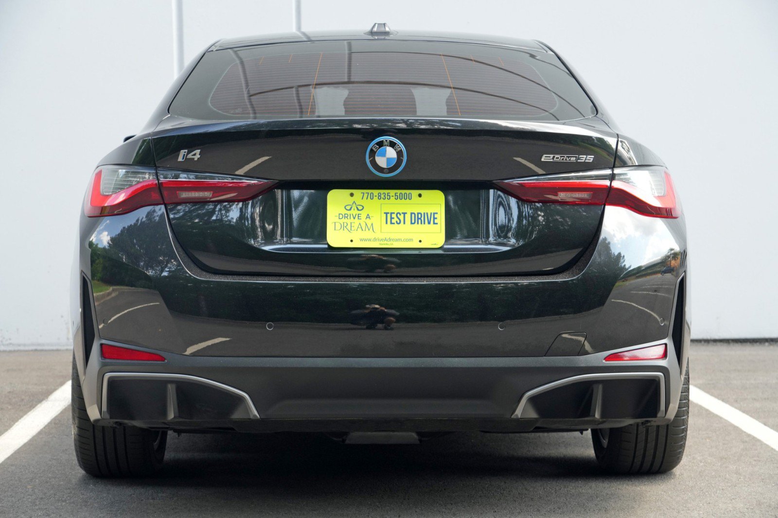 Used 2023 BMW i4 eDrive35 RWD image 11