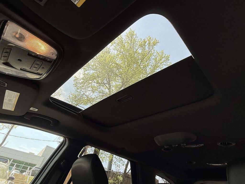 Used 2021 Dodge Durango R/T w/ Technology Group image 29