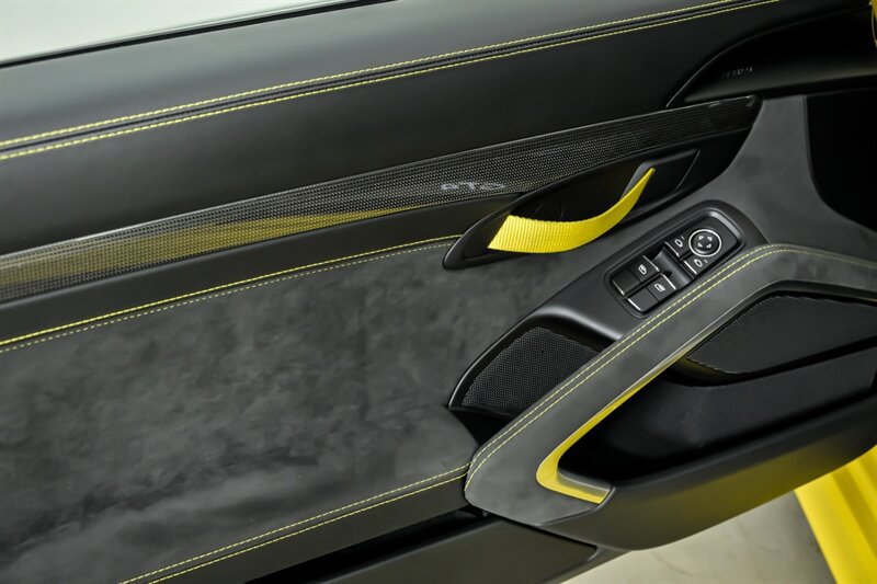 Used 2016 Porsche Cayman GT4 RWD image 15