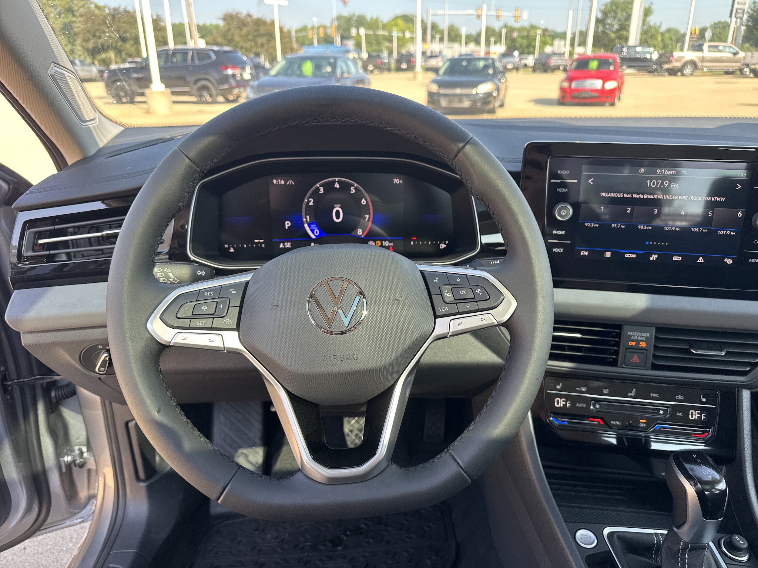 New 2026 Volkswagen Jetta SE FWD image 12