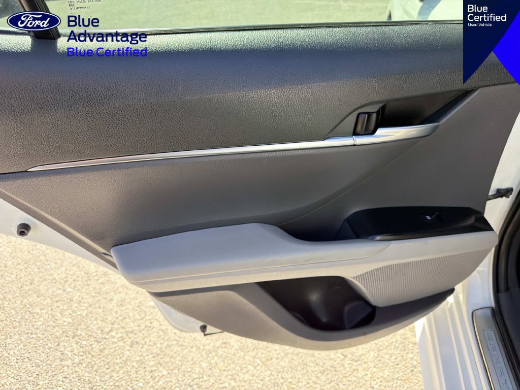 Used 2018 Toyota Camry SE w/ Moonroof Package FWD image 11