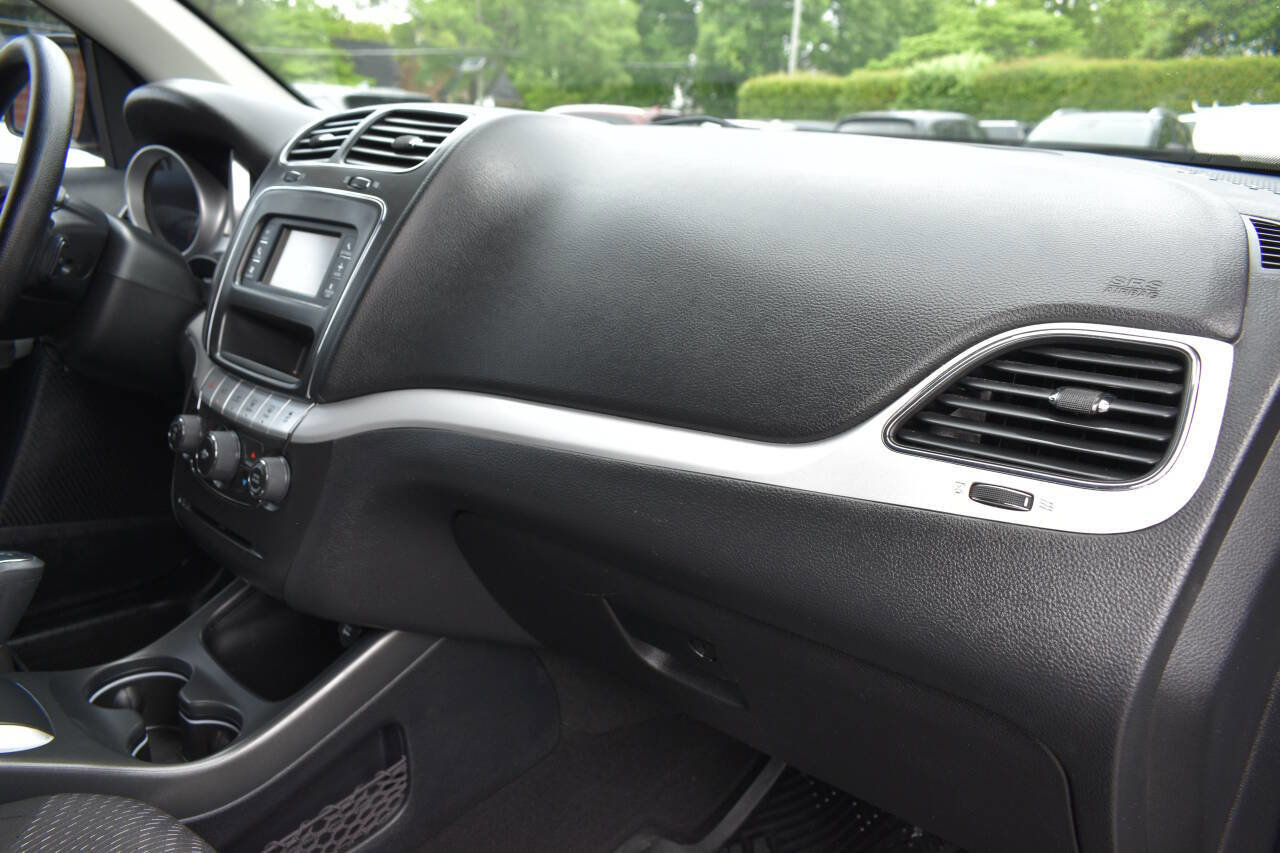 Used 2020 Dodge Journey SE FWD image 21