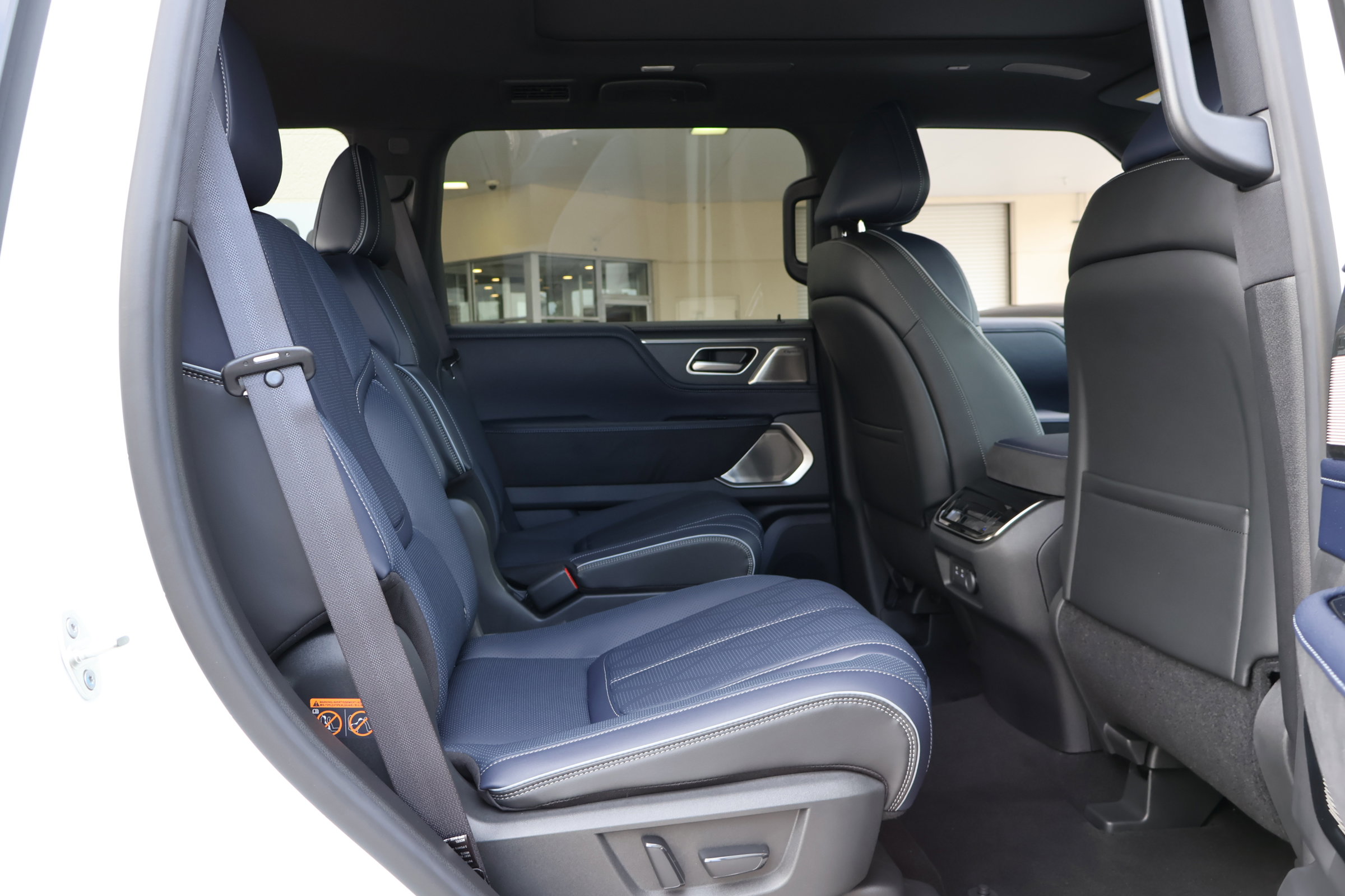 New 2026 INFINITI QX80 4WD image 23