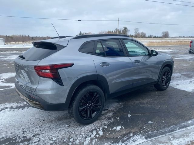 Used 2024 Chevrolet Trax ACTIV w/ Sunroof Package image 4