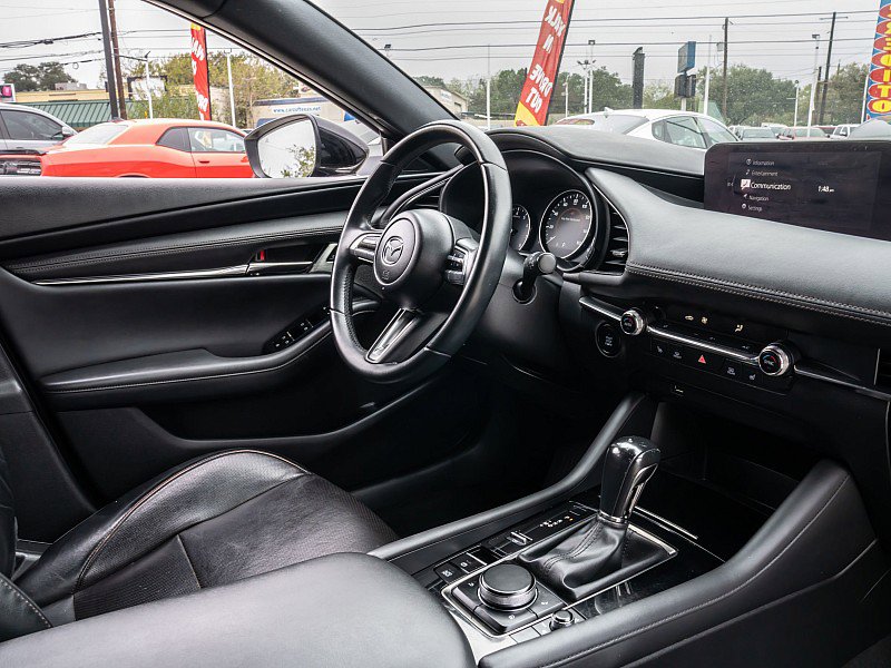 Used 2019 MAZDA MAZDA3 Hatchback w/ Premium Package image 19