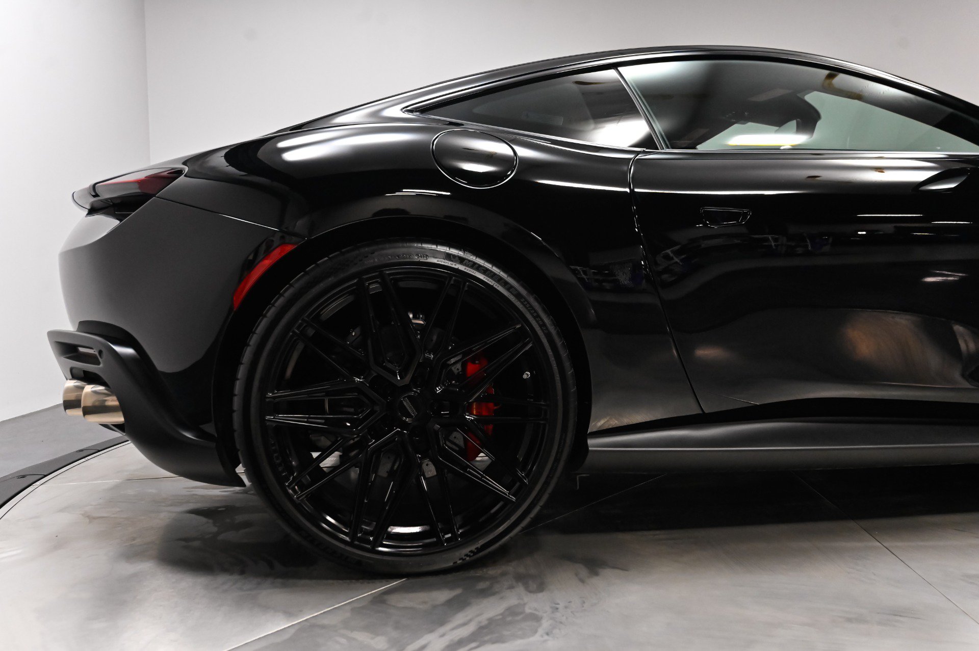 Used 2022 Ferrari Roma RWD image 20
