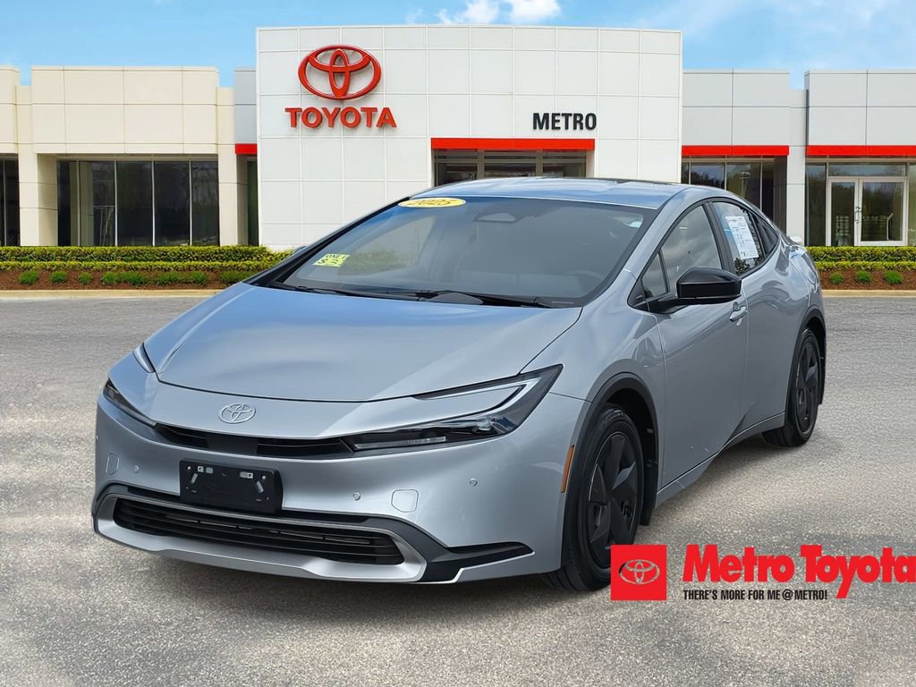 Used 2025 Toyota Prius Plug-In Hybrid video 1