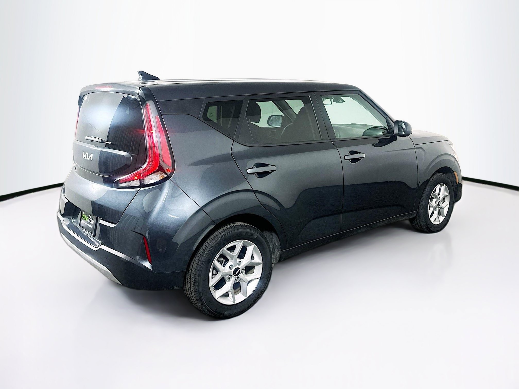 Used 2025 Kia Soul LX w/ LX Technology Package FWD image 9