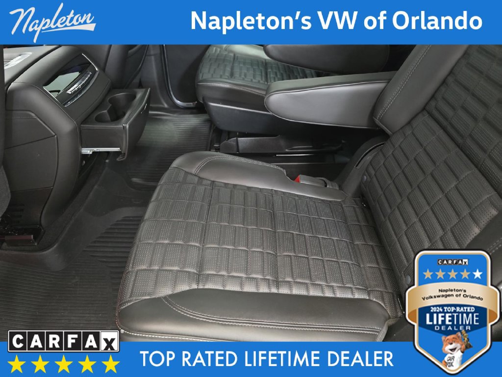 Used 2023 Cadillac Escalade V w/ LPO, ONYX Package AWD/4WD image 21