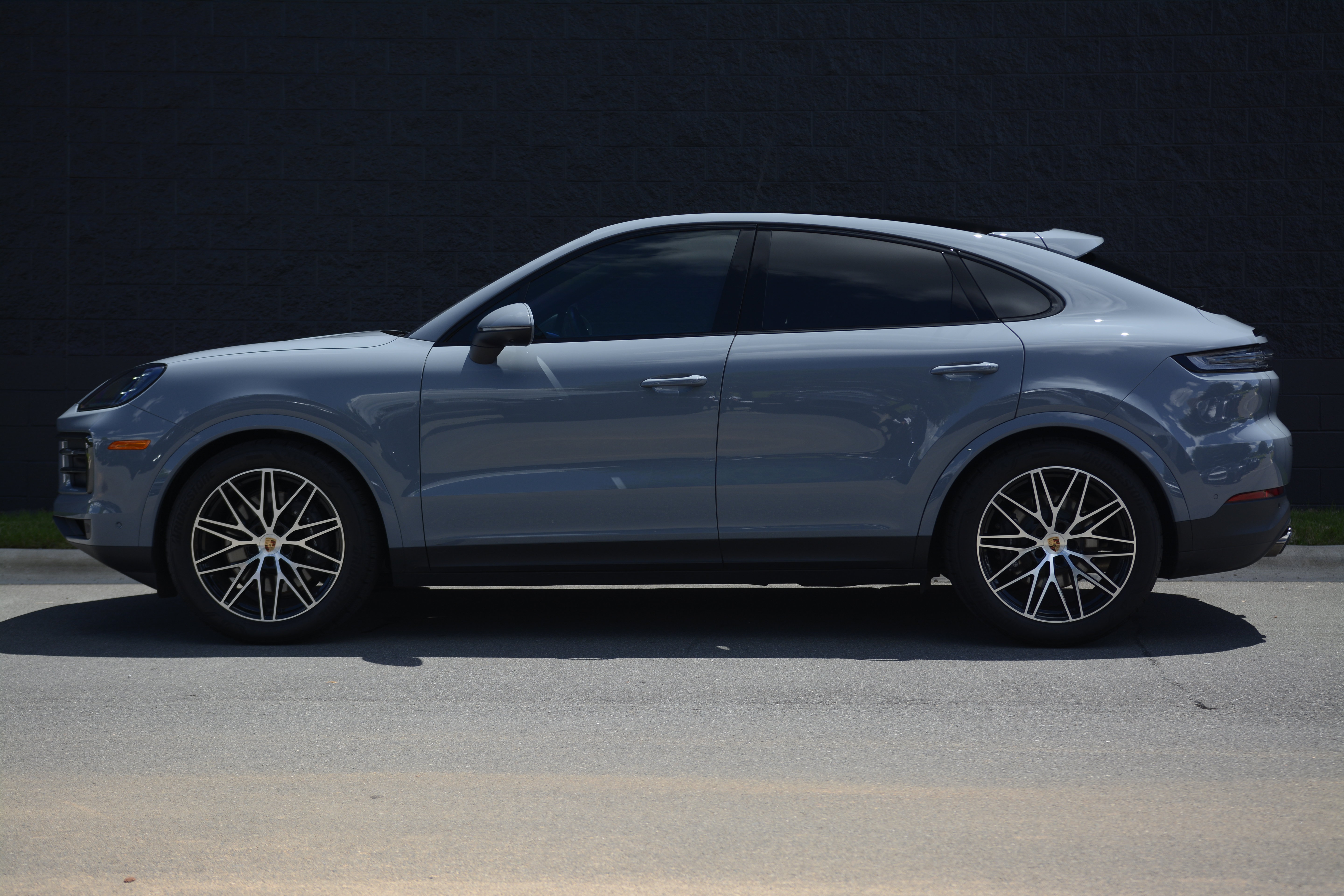 Certified 2026 Porsche Cayenne Coupe AWD/4WD image 2