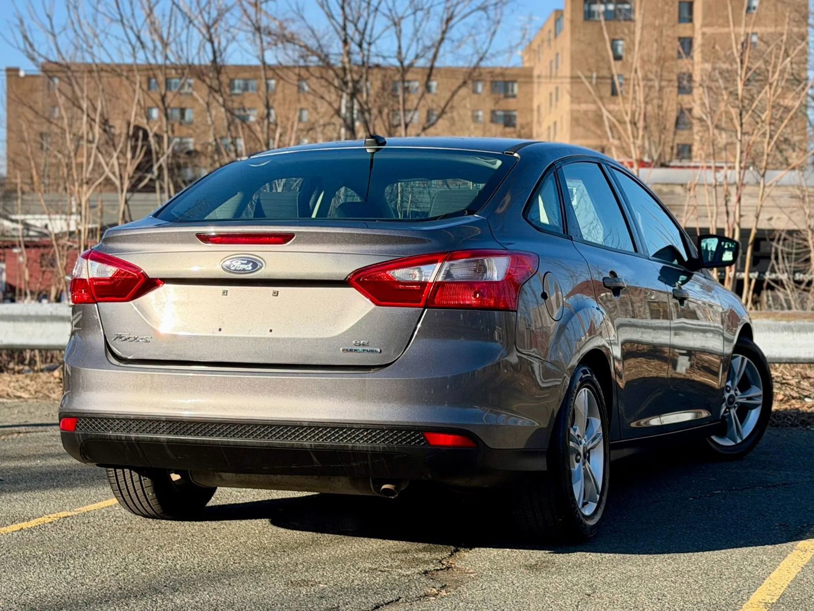 Used 2014 Ford Focus SE w/ SE Winter Package image 5