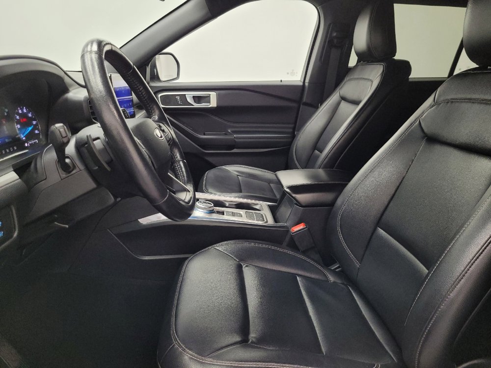 Used 2020 Ford Explorer XLT w/ Equipment Group 202A image 17