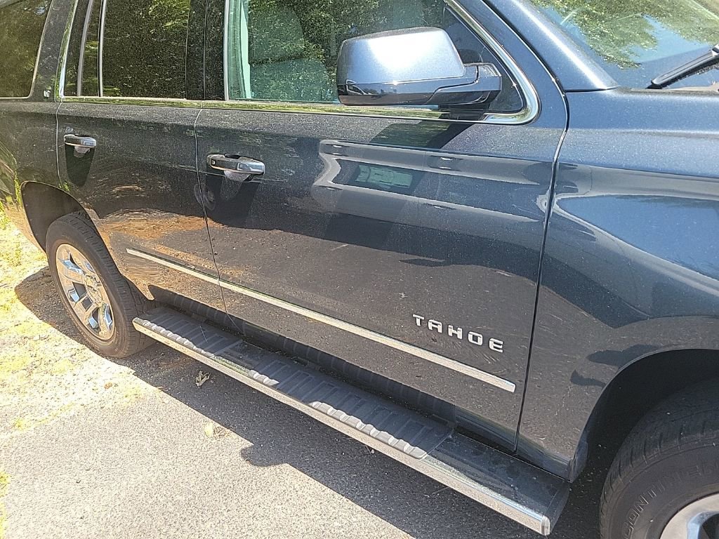 Used 2019 Chevrolet Tahoe LT w/ LT Signature Package AWD/4WD image 7