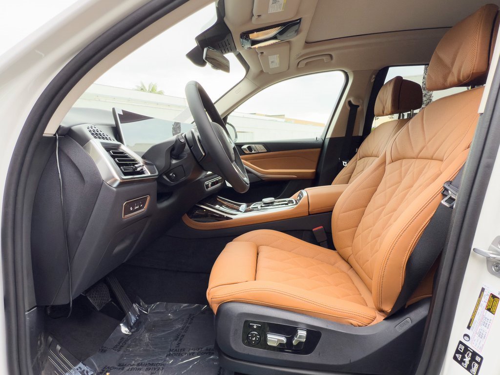 New 2026 BMW X7 xDrive40i w/ Premium Package image 10