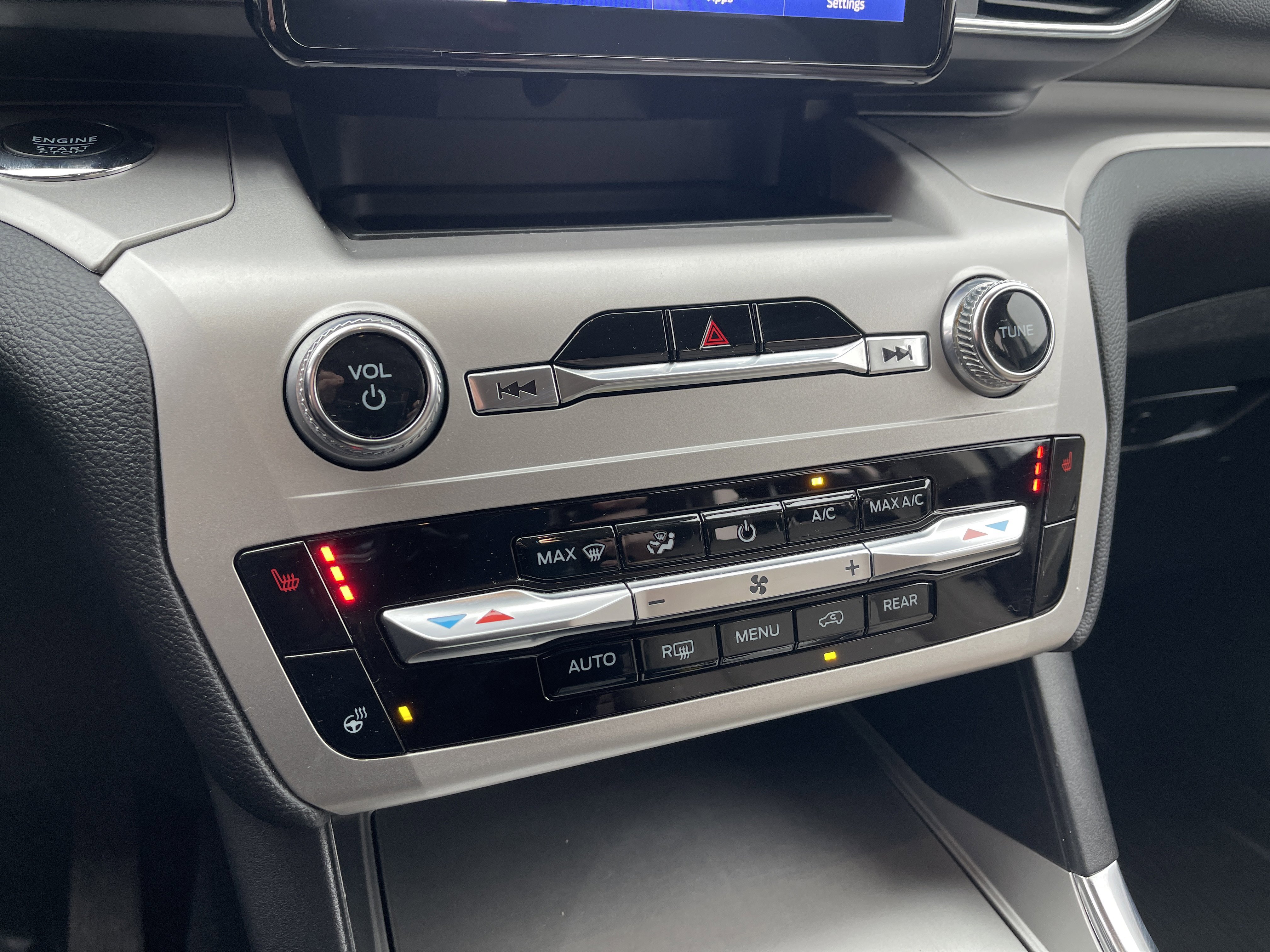 Used 2022 Ford Explorer XLT image 20