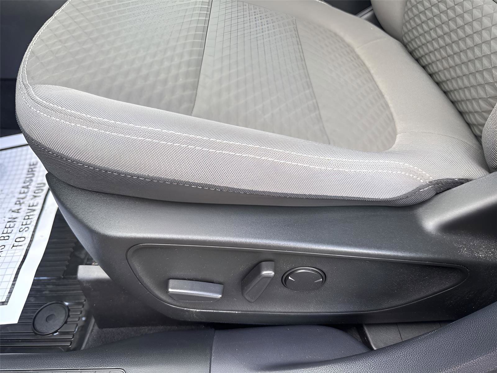 Used 2022 Ford Escape SE w/ Convenience Package FWD image 40