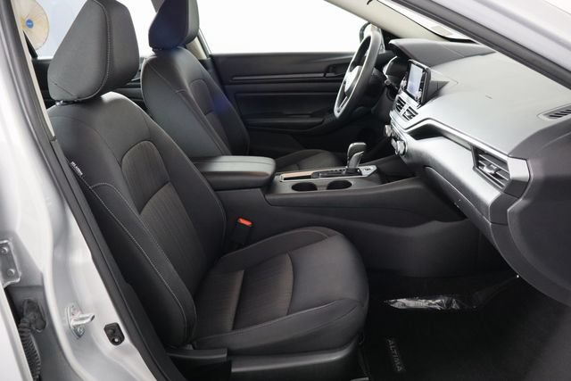 Used 2024 Nissan Altima 2.5 S FWD image 17