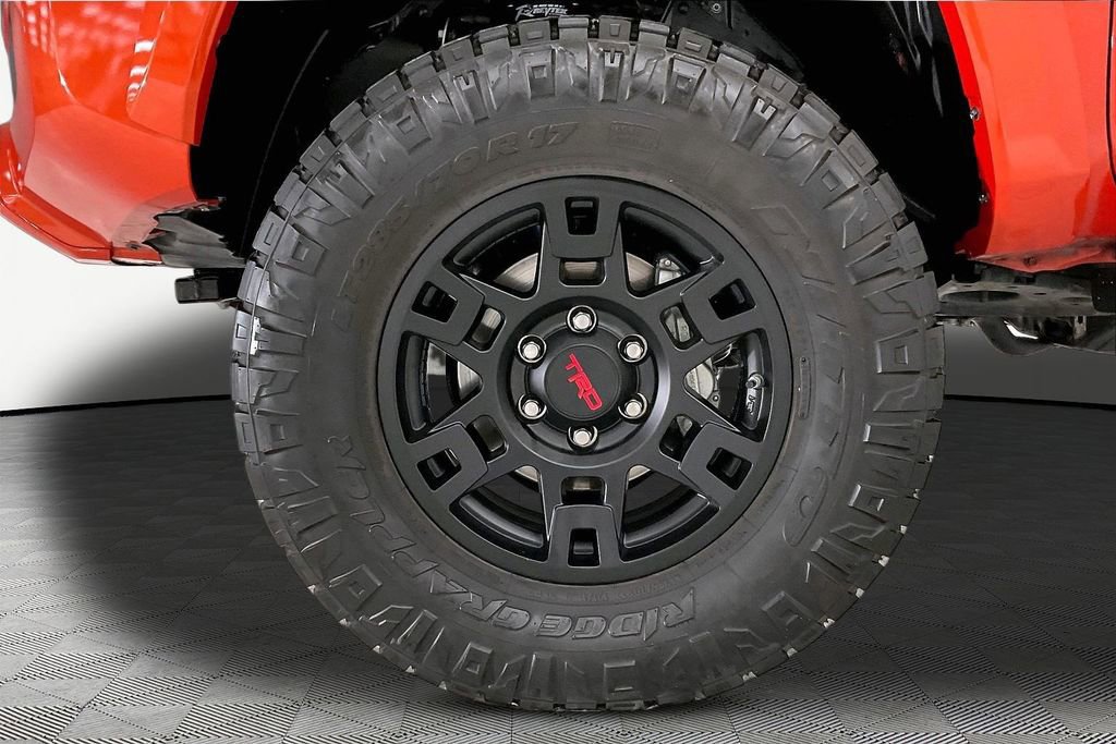 Used 2017 Toyota Tacoma TRD Sport w/ Tow Package (A/T) AWD/4WD image 26