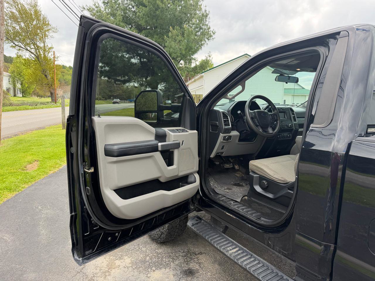 Used 2017 Ford F350 XLT w/ XLT Value Package AWD/4WD image 20