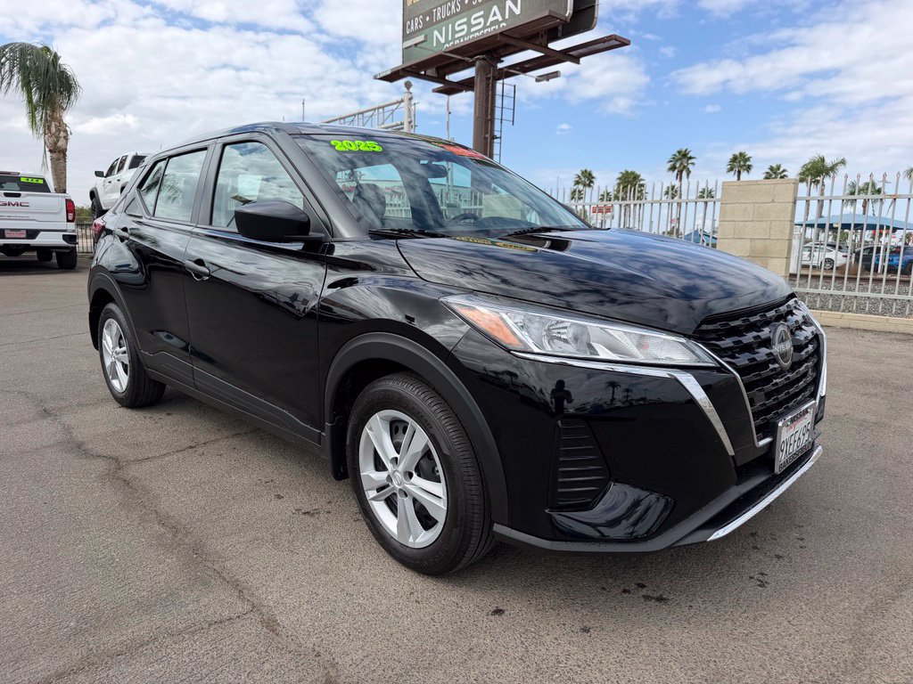 Certified 2025 Nissan Kicks Play S