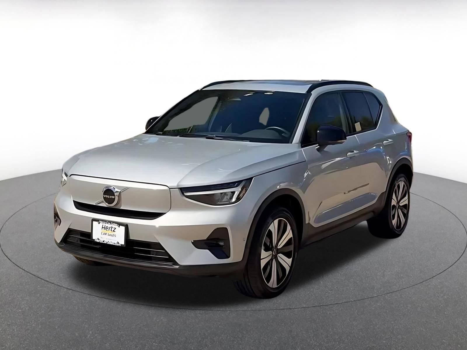 Used 2023 Volvo XC40 Recharge Plus image 7