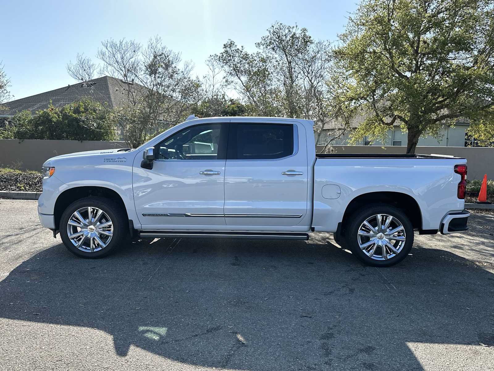 New 2026 Chevrolet Silverado 1500 High Country w/ High Country Premium Package AWD/4WD image 3