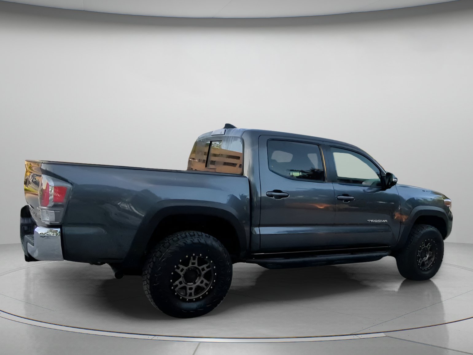 Used 2021 Toyota Tacoma TRD Off-Road AWD/4WD image 29