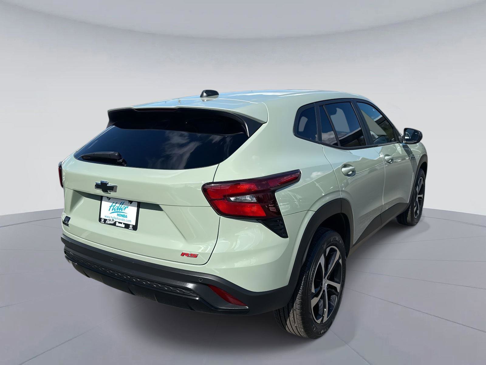 Used 2024 Chevrolet Trax RS w/ Driver Confidence Package image 4