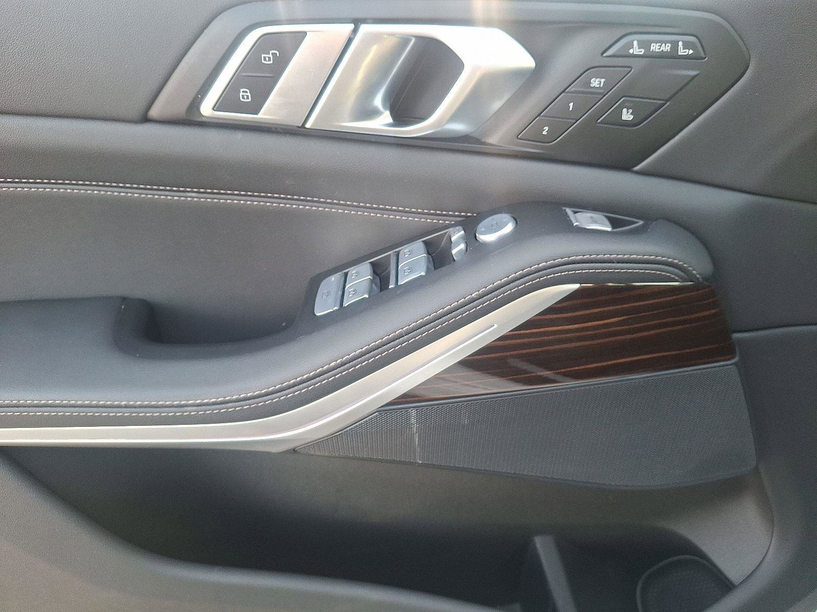 Used 2023 BMW X7 xDrive40i image 16