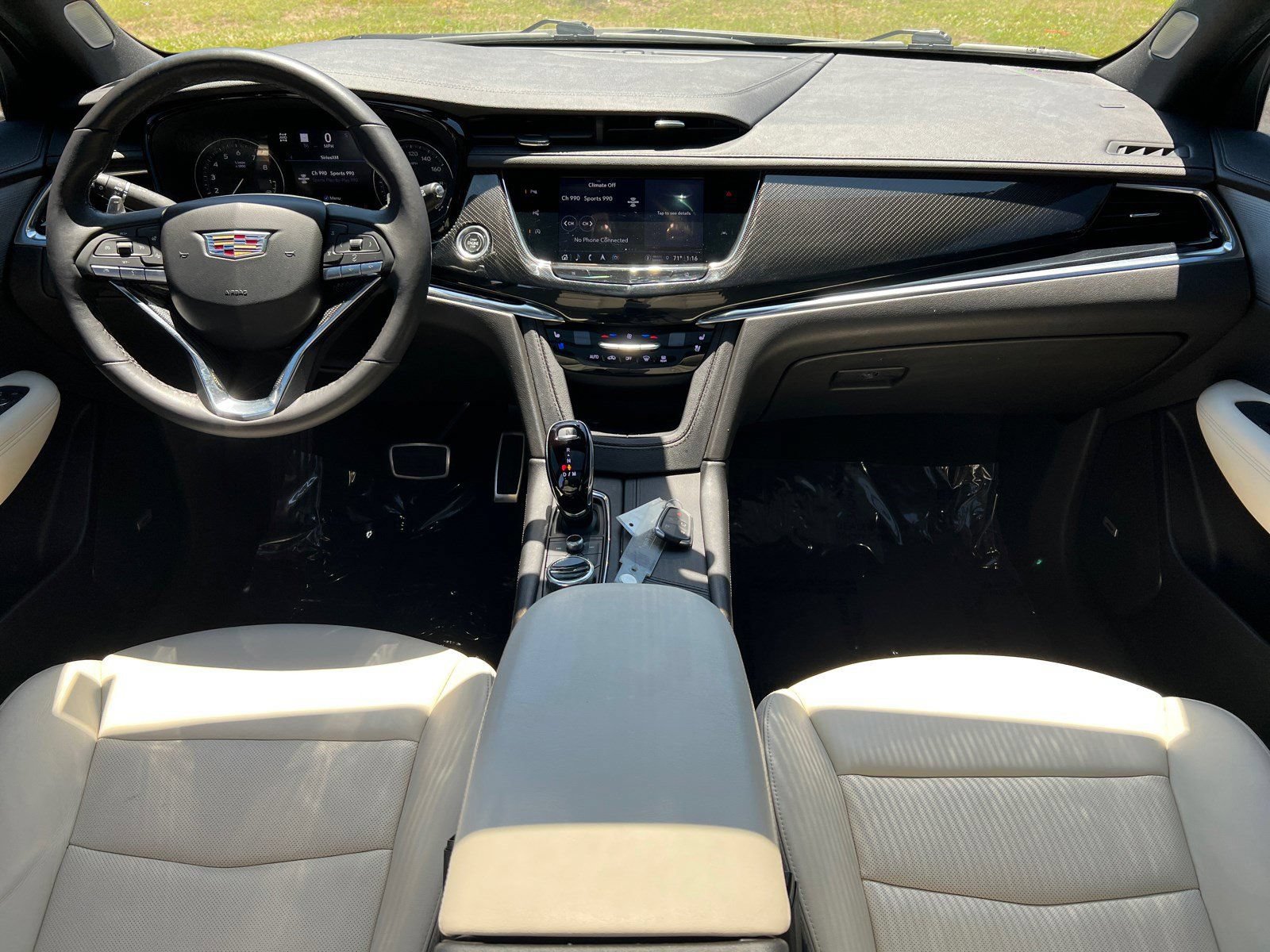 Used 2023 Cadillac XT6 Sport w/ Technology Package AWD/4WD image 27
