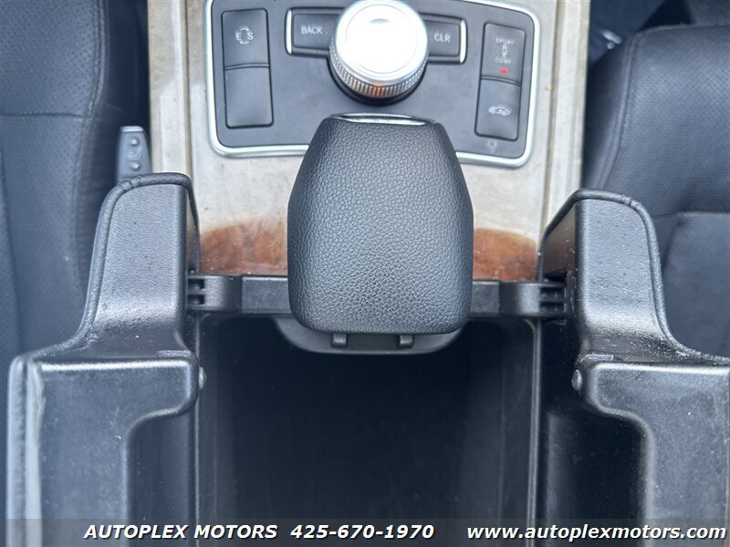 Used 2011 Mercedes-Benz E 550 Sedan image 26